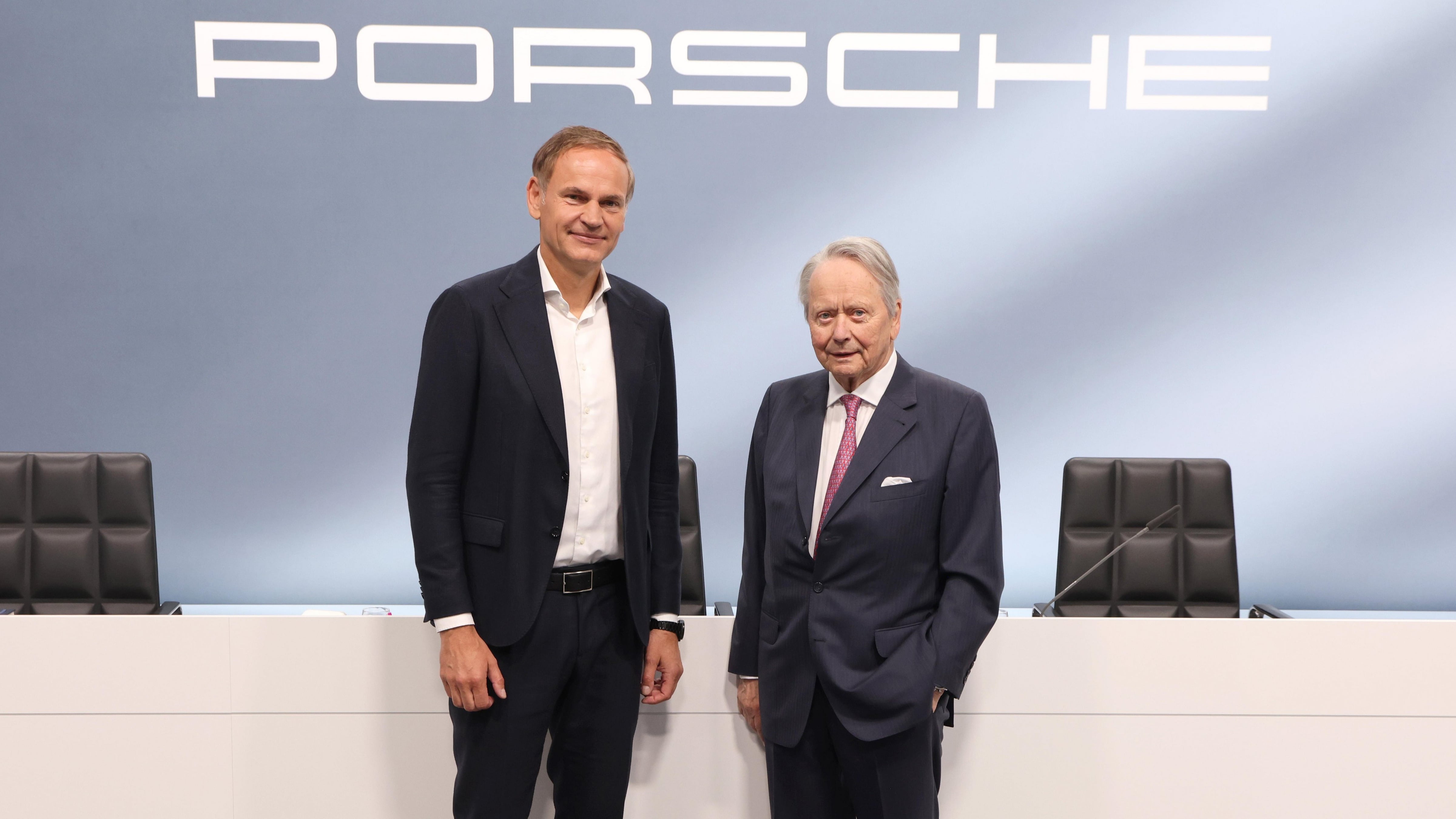 Porsche investors call for CEO Blume to drop dual Porsche-VW role