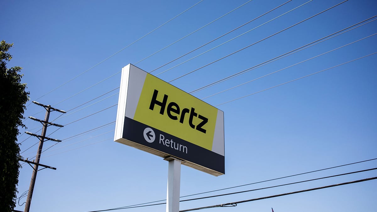 Hertz rental car return lot sign