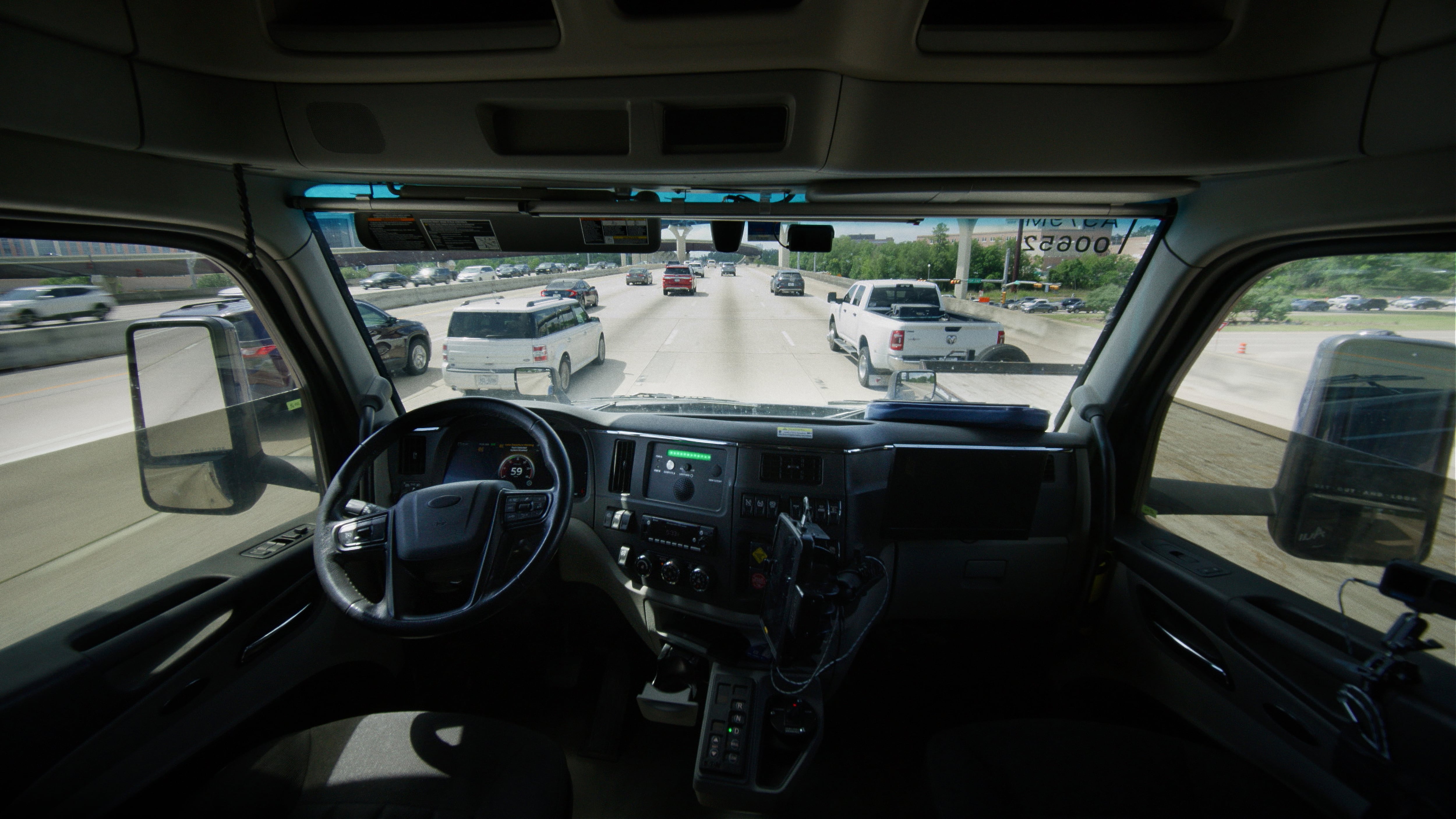 Aurora bringing back human backups to self-driving trucks after Paccar spat